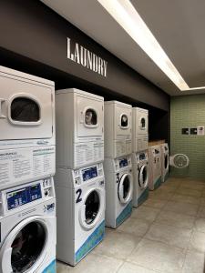 1208 Studio ao lado do Shopping Frei Caneca, varanda, Ar-condicionado, piscina com solarium, piscina aquecida coberta, academia, saunas e muito mais