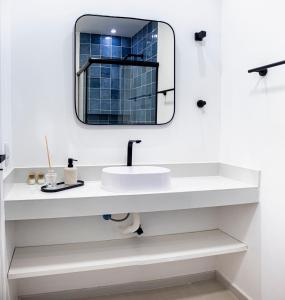 Apartment 6 minutes from the beach and subway