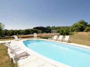 Maisons de vacances Very nice cottage with studio on a domain with heated pool : photos des chambres