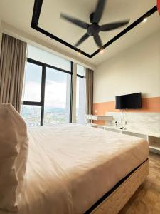 Expressionz Professional Suites by AURORA SUMMER SUITES