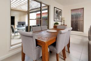 Gorgeous Gem on Jones