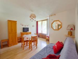 Studio lumineux avec loggia proche village des Rousses - FR-1-834-4