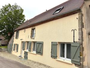Maisons de vacances Gite Les 3 chats a Autry-Issards, Charme & Confort pour 8 pers. - FR-1-489-577 : photos des chambres