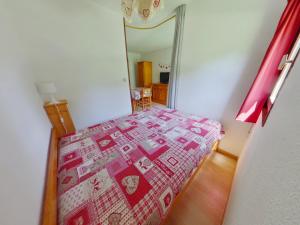 Studio lumineux avec loggia proche village des Rousses - FR-1-834-4