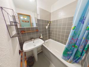 Studio lumineux avec loggia proche village des Rousses - FR-1-834-4