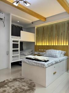 Cozy Escape at The Avenue