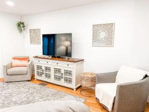 Changes In Latitude Pet Friendly Retreat