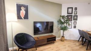 Modern & Premium 2BR 2BA City Center Apartment