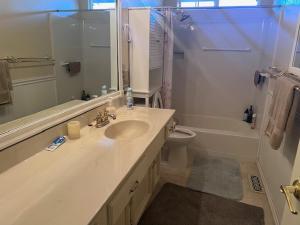 STR25-15 Master Bedroom Marina