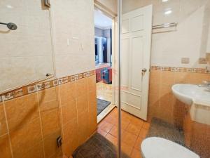 Luxury 3BR MOI Apt with Pool Wi-Fi Netflix by 2ndHome