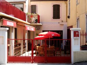 Hotels Hotel des Touristes : photos des chambres