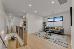 4BR Brand new Townhouse in Ashburton Shopping Golf