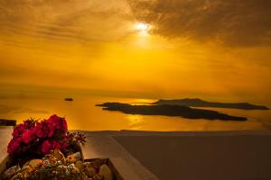 Nautilus Dome Santorini Greece