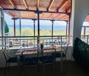 BLUE PANORAMA MARILYN with Amazing Sea View - Lower Ground Floor