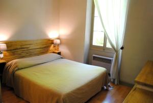 Hotels Hotel Montmirail : photos des chambres