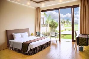 Diamond Bay Golf and Villas