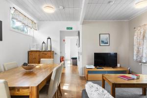 Cozy house by the river Ytri Rangá