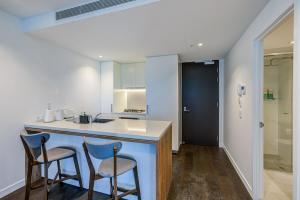 Valley Lookout - Luxe 1BR plus Exclusive Rooftop Pool