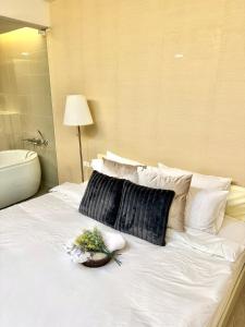 2 Bed 2 Bath Phrom Phong BTS