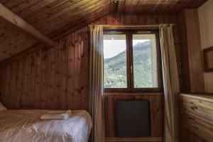 Chalets Chalet Tannuaz - 4 Bedrooms - Quiet area - By Cozee Rentals : photos des chambres