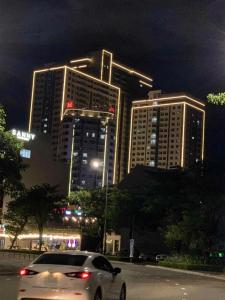 Monarchy Luxury Serviced Apartments - By Charm Homestay Vietnam