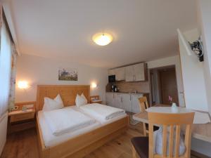 Studio with Balcony room in Nöglhof