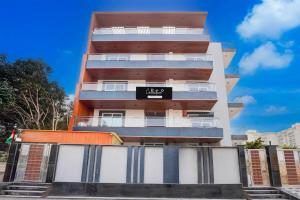 Townhouse Oak Noida Sector 83 Metro Station