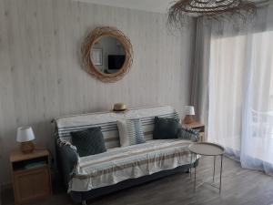 Appartements Les Hauts de Balaruc studio ou T2, renoves , climatises, vue panoramique, parking : photos des chambres