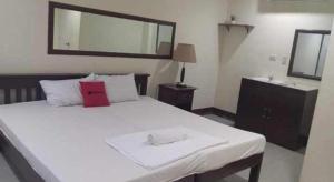 RedDoorz @ Balay Hiraya Apartment