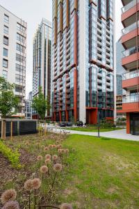 Towarowa Towers Superior Studios by BookingHost