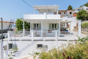 Iremia Coastal Retreat - Private Sea View Terrace