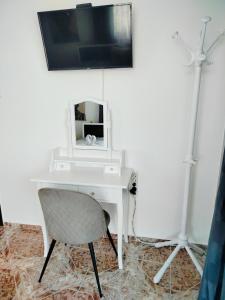 Rooms More