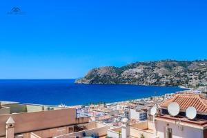 Penthouse Ocean Views and Garage