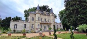 B&B / Chambres d'hotes Chateau des quatre tourelles : photos des chambres