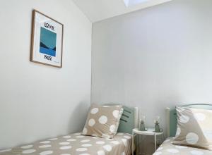 Villa au calme avec jardin, parking, clim, proche de tout !