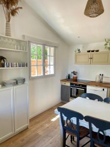 Villa au calme avec jardin, parking, clim, proche de tout !