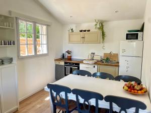 Villa au calme avec jardin, parking, clim, proche de tout !