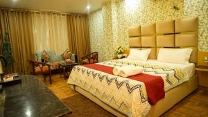 Rose Manor suites