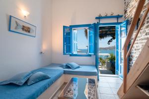 Blue Dolphin Antiparos Family Pool