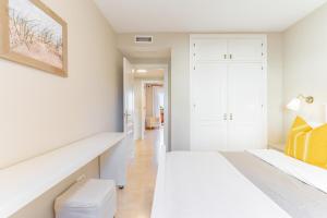 Beachfront 3BR Townhouse with pool in Estepona