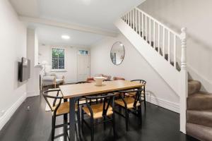 Glebe Retreat with Parking & Outdoor Dining