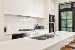 Glebe Retreat with Parking & Outdoor Dining