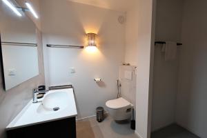 Appartements T2 elegant avec piscine chauffee & plage privee : photos des chambres