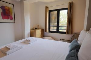 Appartements T2 elegant avec piscine chauffee & plage privee : photos des chambres