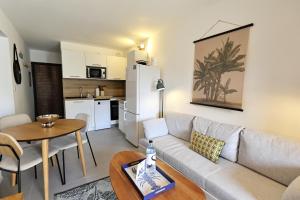 Appartements T2 elegant avec piscine chauffee & plage privee : photos des chambres