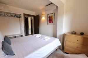 Appartements T2 elegant avec piscine chauffee & plage privee : photos des chambres