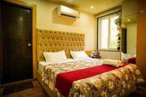 Rose Manor suites