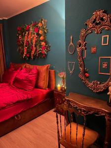 Historic vintage Suite with Jacuzzi & Sauna