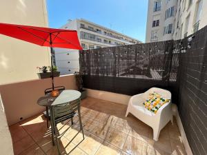 Central studio and sun terrace