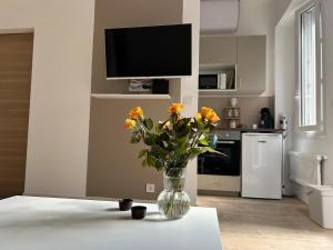 Central studio and sun terrace